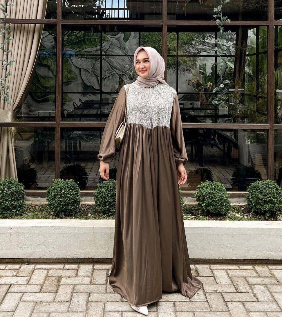 Selebgram Zsalsa Nadila (instagram.com/zsalsadil)
