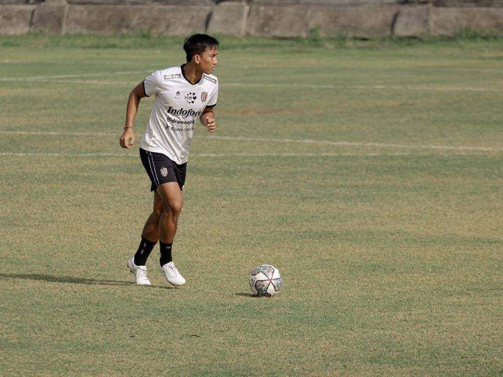 Komang Tri (baliutd.com)