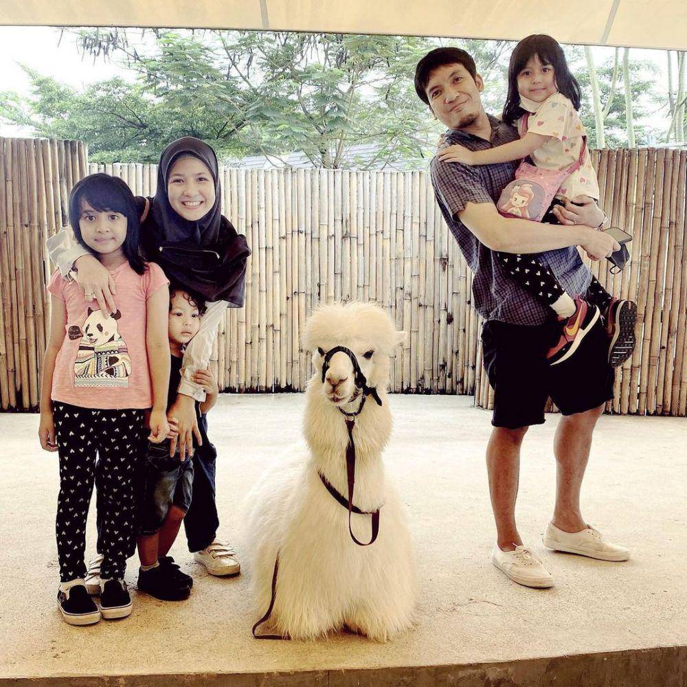 keluarga Desta (instagram.com/desta80s)