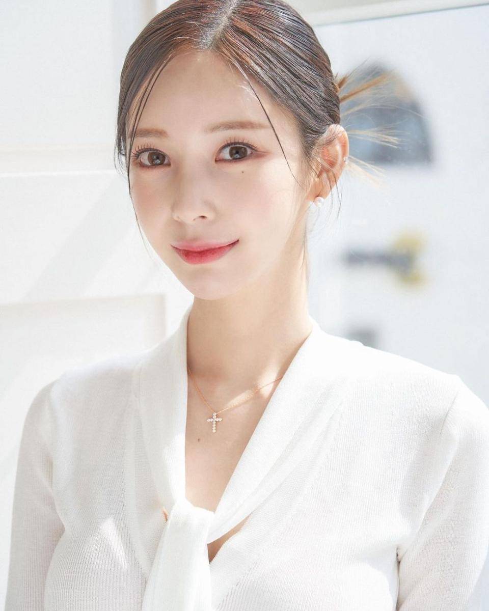 Kim Na Young (instagram.com/meow91__)