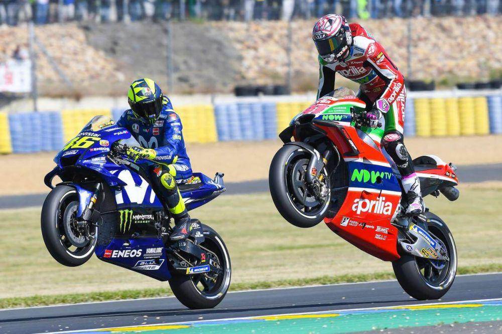 Valentino Rossi dan Aleix Espargaro (motogp.com)