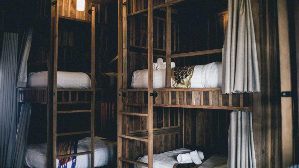 5 Aturan Menginap di Hostel Sistem Sharing, Wajib Paham!