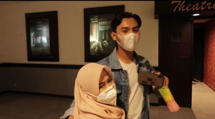 10 Potret Kekeyi Malam Mingguan Sama Egra Conan, Bikin Jomblo Merana!