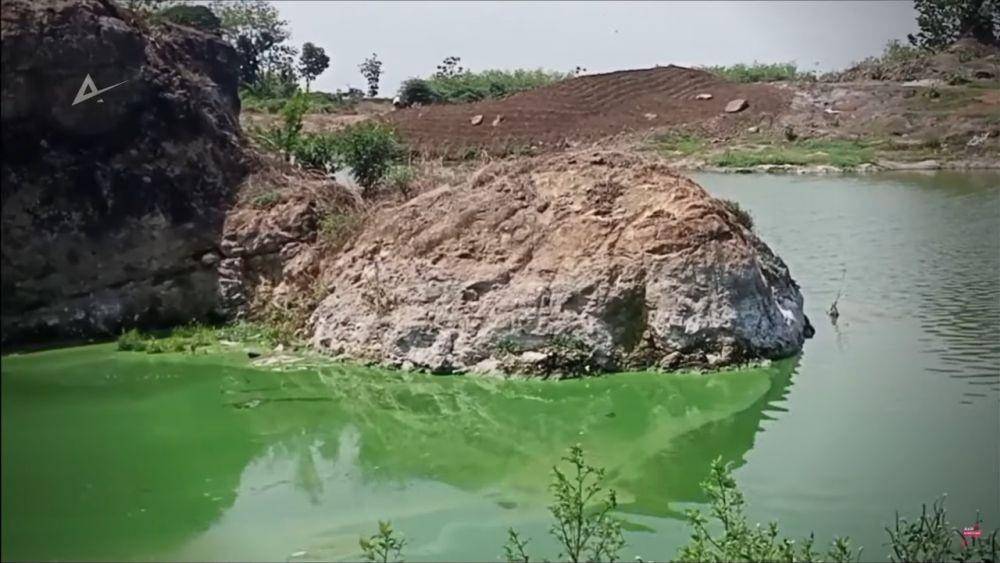 danau bekas tambang di Gunung Tunggorono (youtube.com/ Sobat Asik)