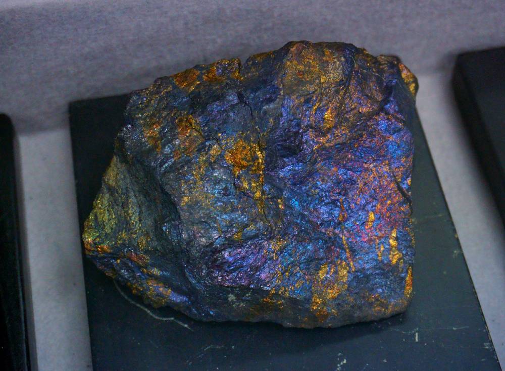 ilustrasi bornite (commons.wikimedia.org/掬茶