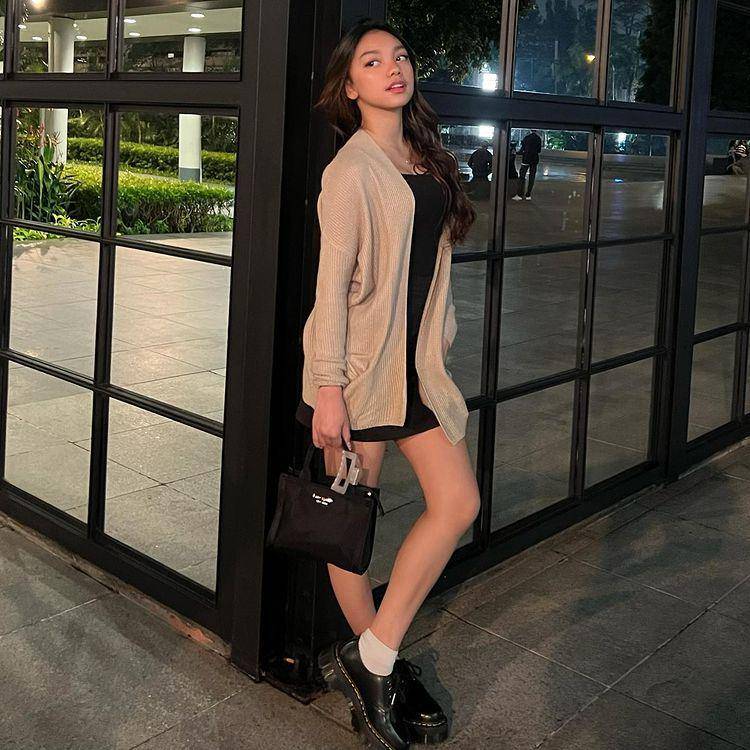 inspirasi outfit untuk dinner (instagram.com/naura.ayu)