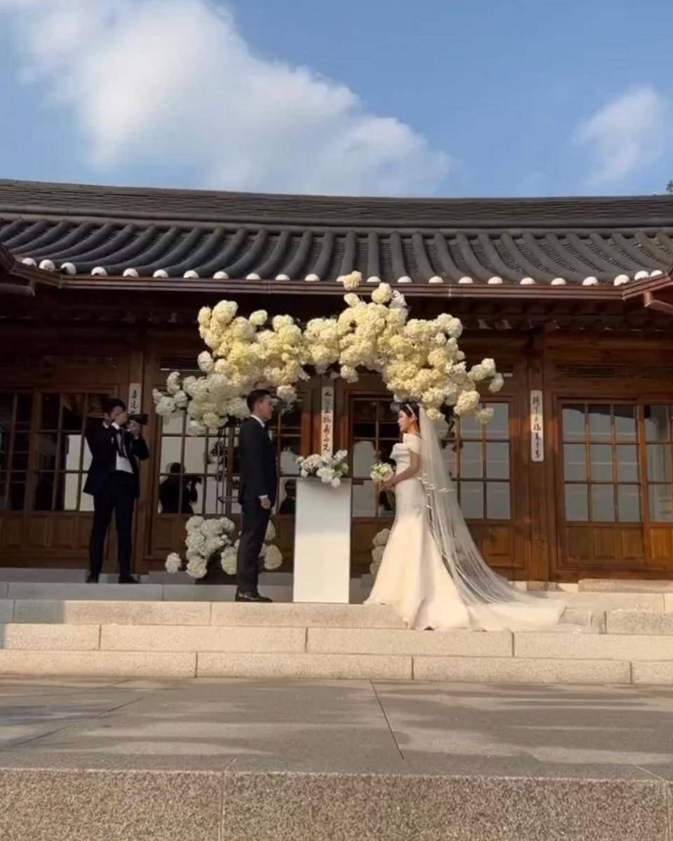 Pernikahan Yoon Jin Yi (instagram.com/yoonjini_fanpage)