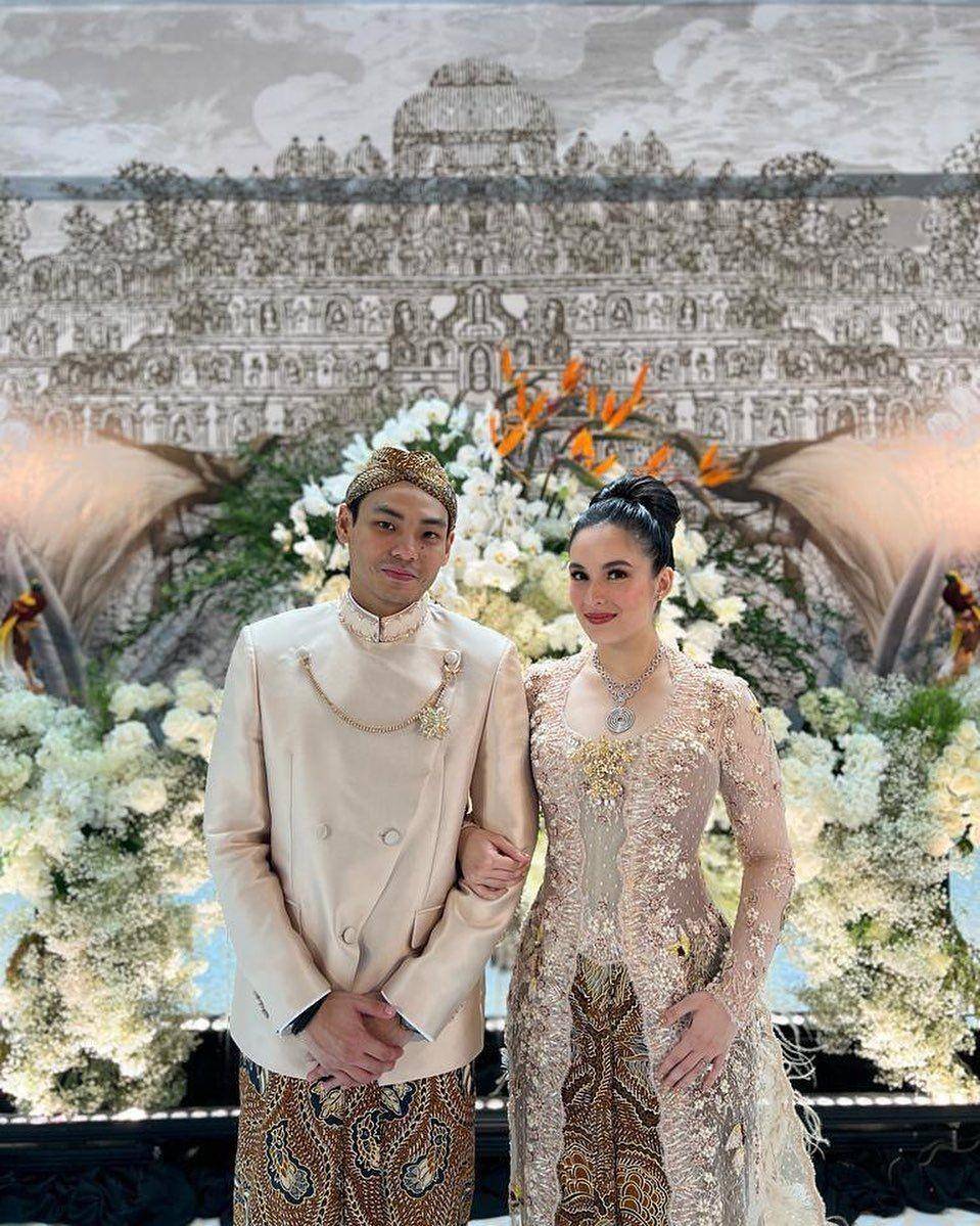 Dekorasi lamaran Chelsea Islan dan Rob Clinton (instagram.com/thebridestory)
