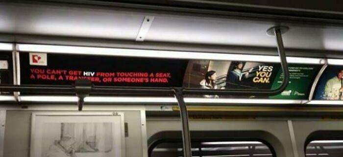 potret iklan di tempat yang kurang tepat (reddit.com/MickeyPanaflex)