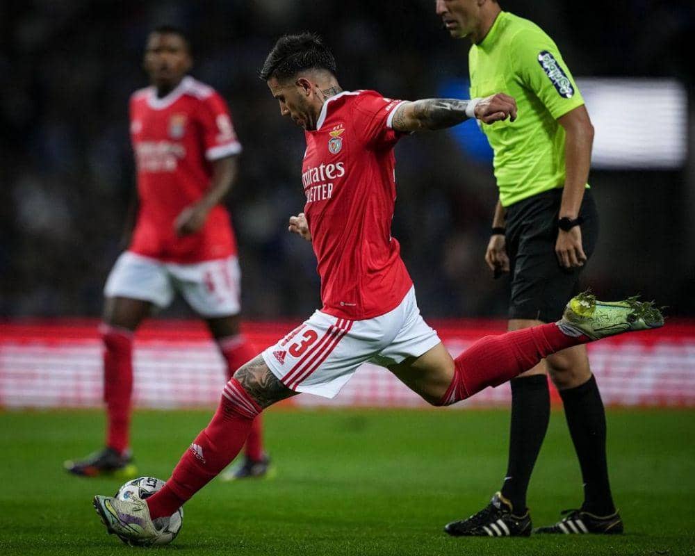 Enzo Fernandez bermain bersama Benfica. (instagram.com/enzojfernandez)