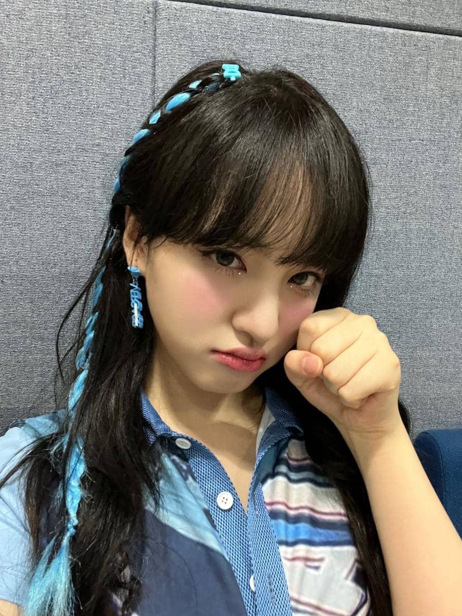 Gaya rambut ala member IVE (twitter.com/IVE_twt)