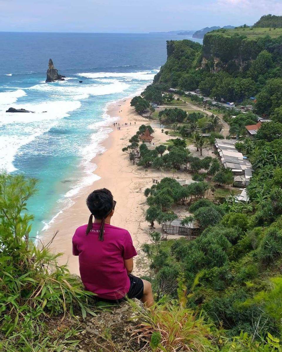 Pantai Buyutan (instagram.com/condrowibowo)