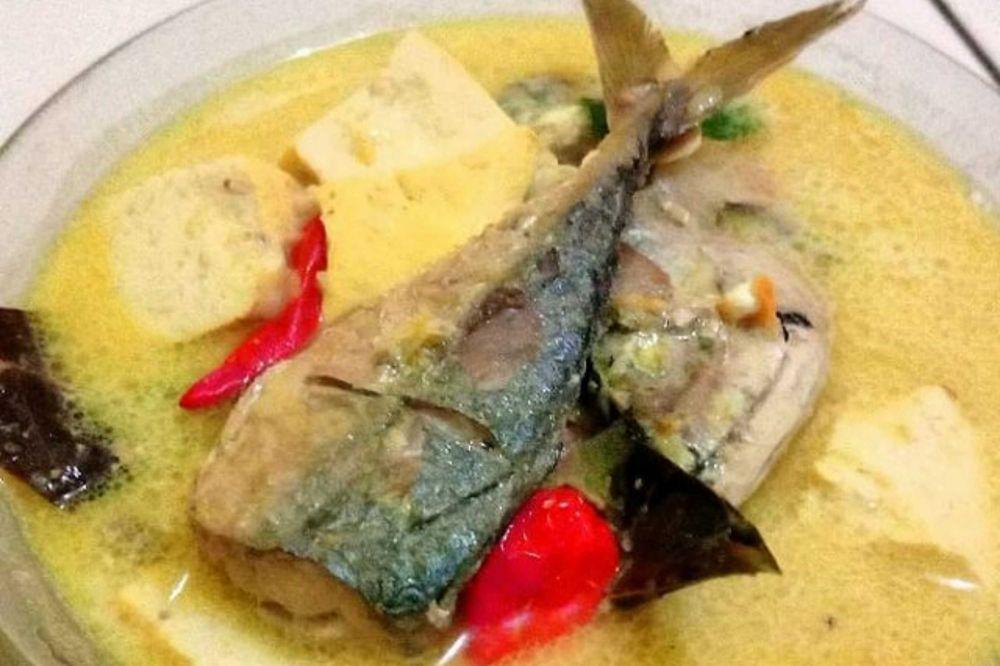 Resep Ikan Kembung Kuah Santan yang Gurihnya Nampol di Lidah