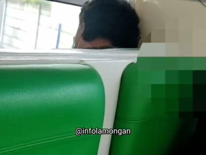 Tangkapan layar video joki tas dalam kereta. Instagram @infolamongan