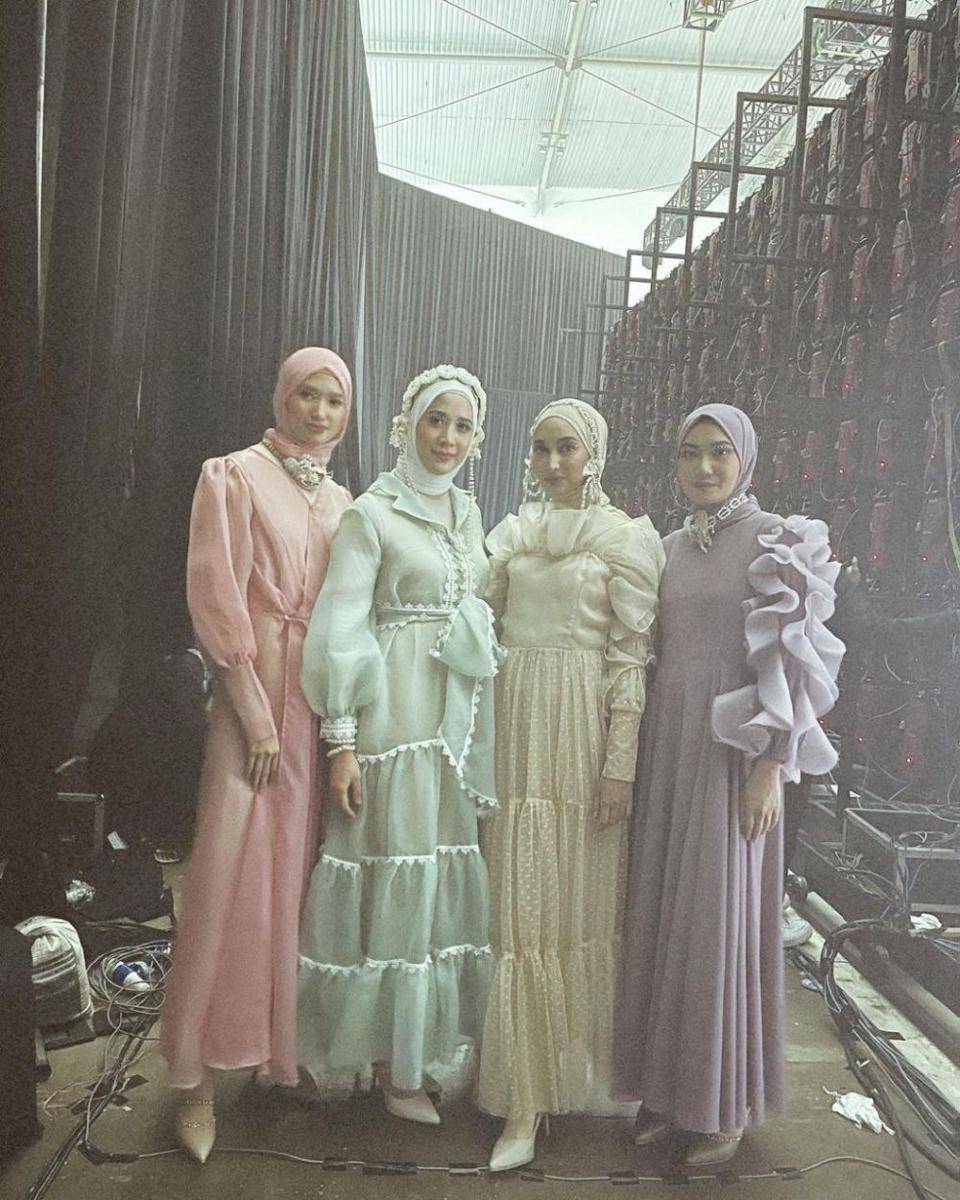 Fanny Fabriana dan rekan artis (instagram.com/fannyfabriana)