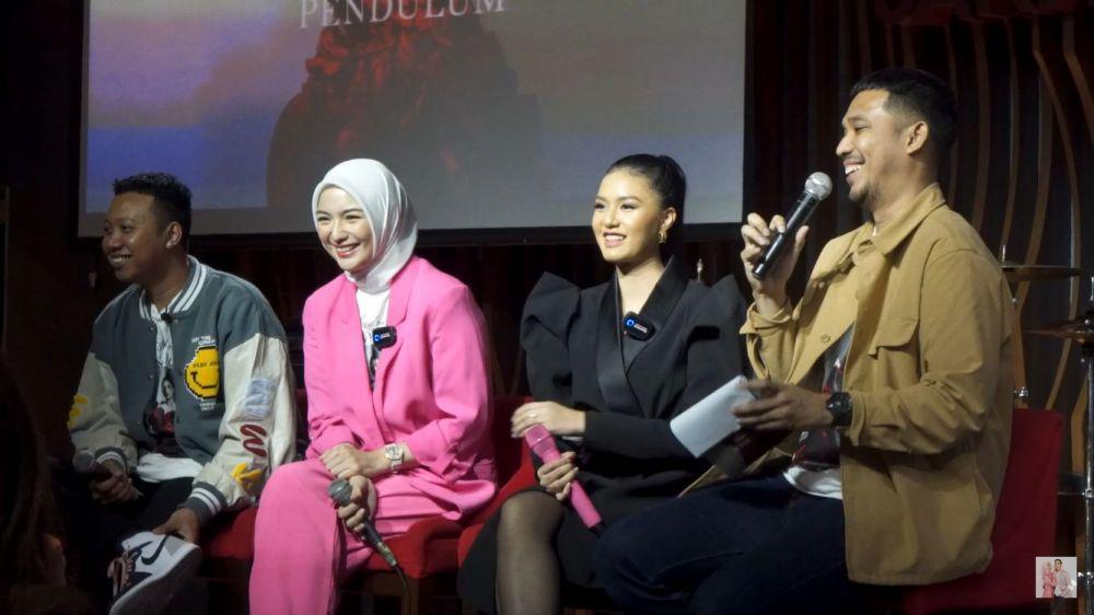 10 Potret Citra Kirana Jadi Produser Musik, Launching Bersama di Cafe!