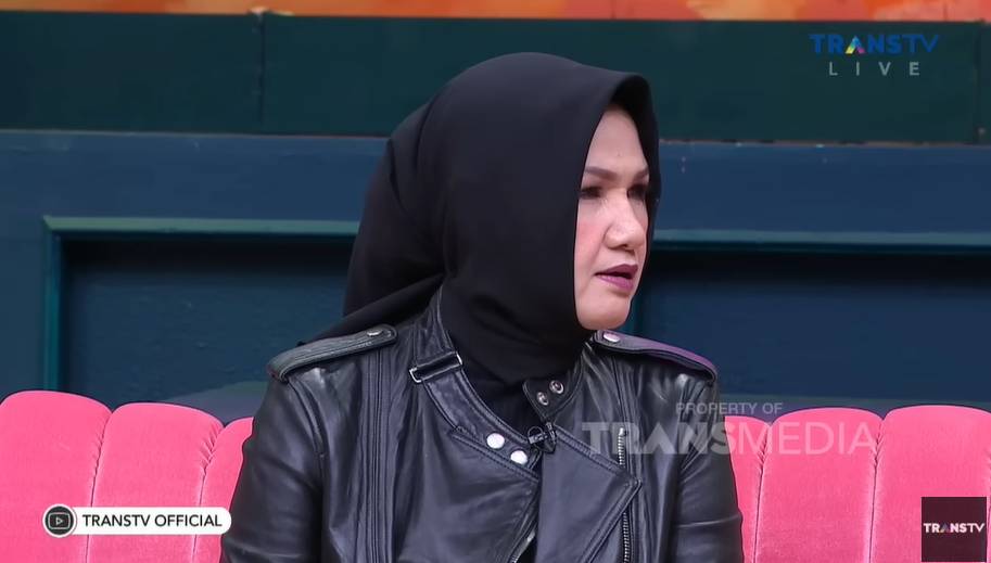 Tuty Wibowo penyanyi lagu "No Comment" (YouTube.com/TRANS TV Official)