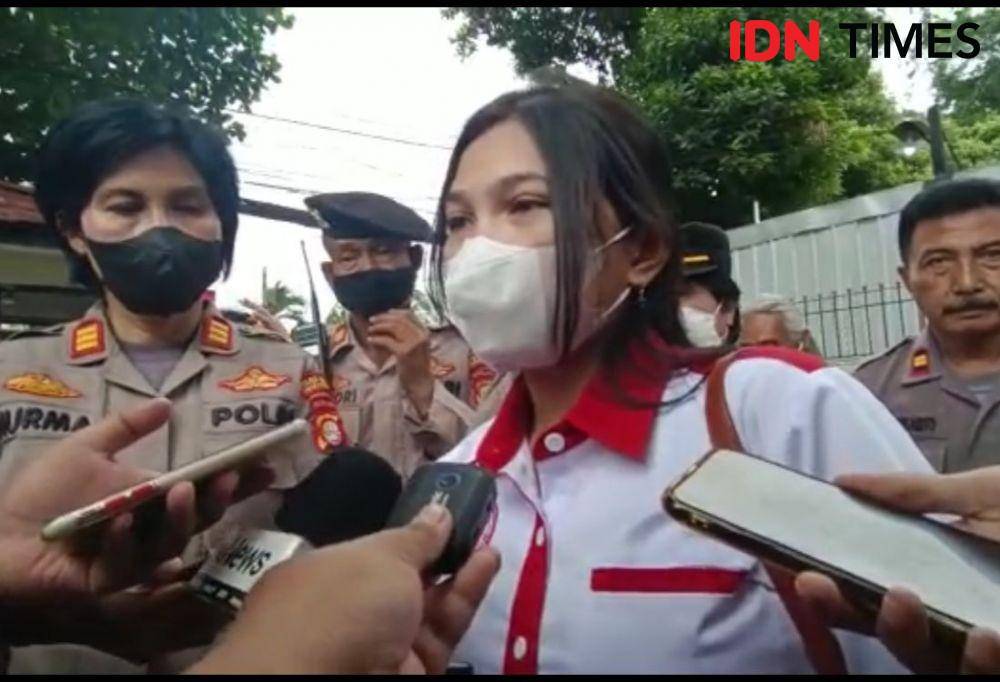 Kekasih Brigadir J, Vera Mareta Simanjuntak hadir di PN Jakarta Selatan, Selasa (25/10/2022). (IDN Times/Irfan Fathurohman)