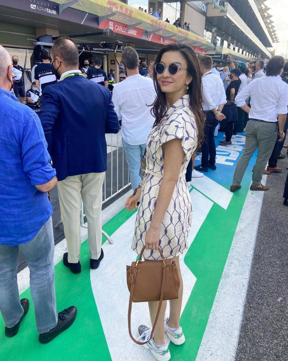 outfit kencan ala Raline Shah (instagram.com/ralineshah)