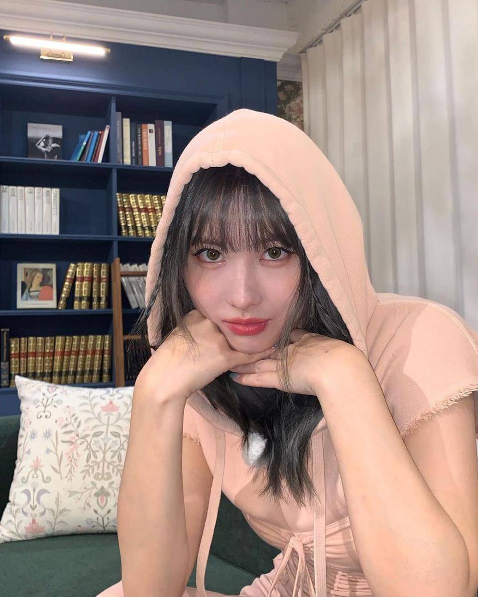 Momo TWICE (instagram.com/momo)