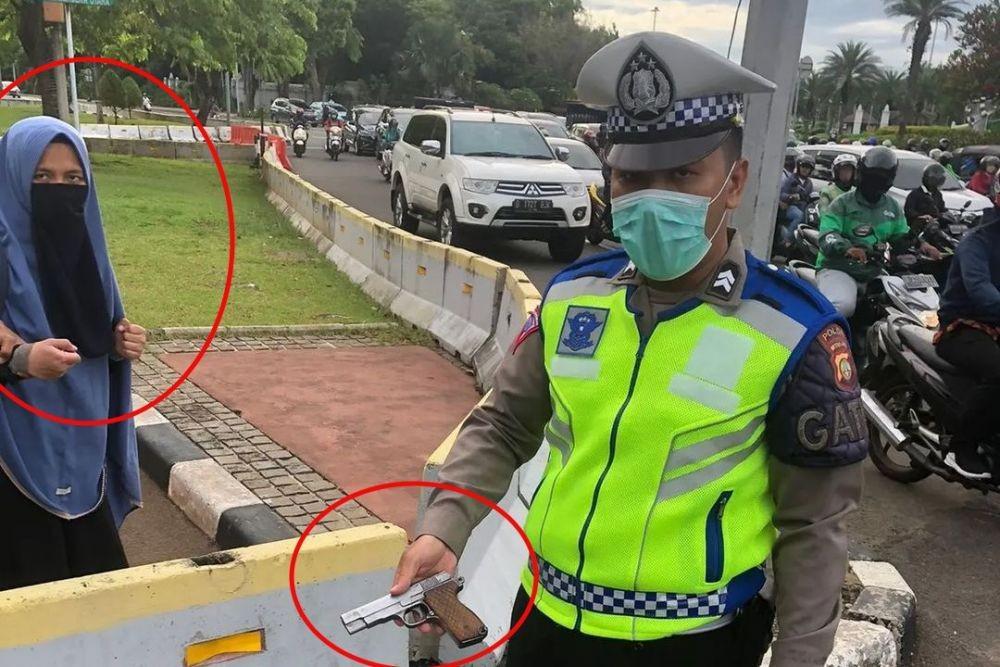Perempuan Cadar Acungkan Pistol di Depan Istana Diperiksa Densus 88