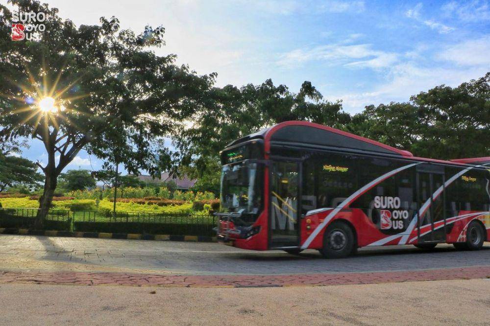 Suroboyo Bus di Bunderan ITS (instagram.com/suroboyobus)