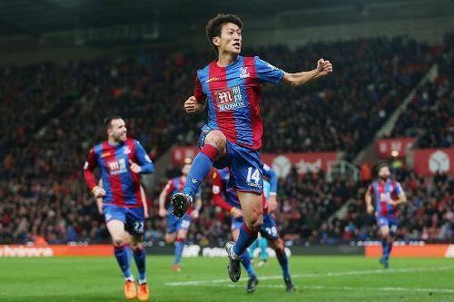 Lee Chung Young (premierleague.com)