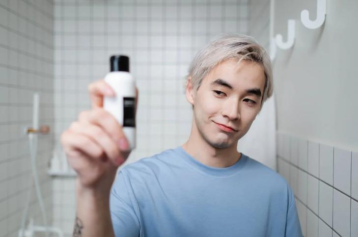 6 Produk yang Dapat Membantu Mengatasi Jerawat di Dahi, Coba Yuk!