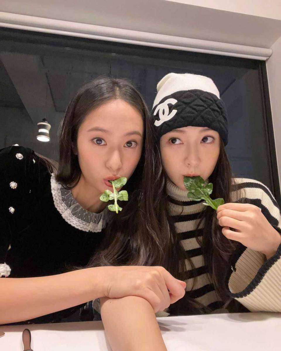 Jessica dan Krystal (instagram.com/jessica.syj)