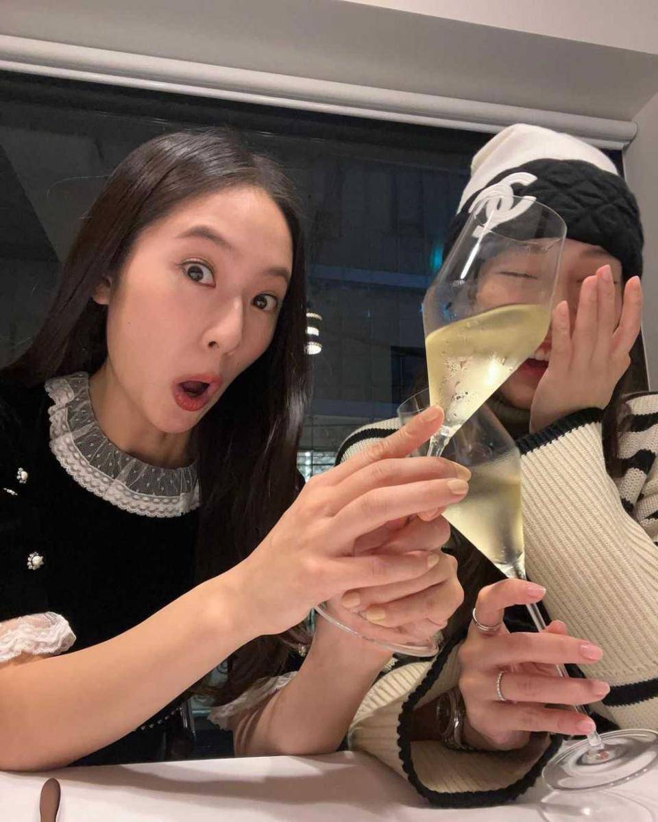 Jessica dan Krystal (instagram.com/jessica.syj)
