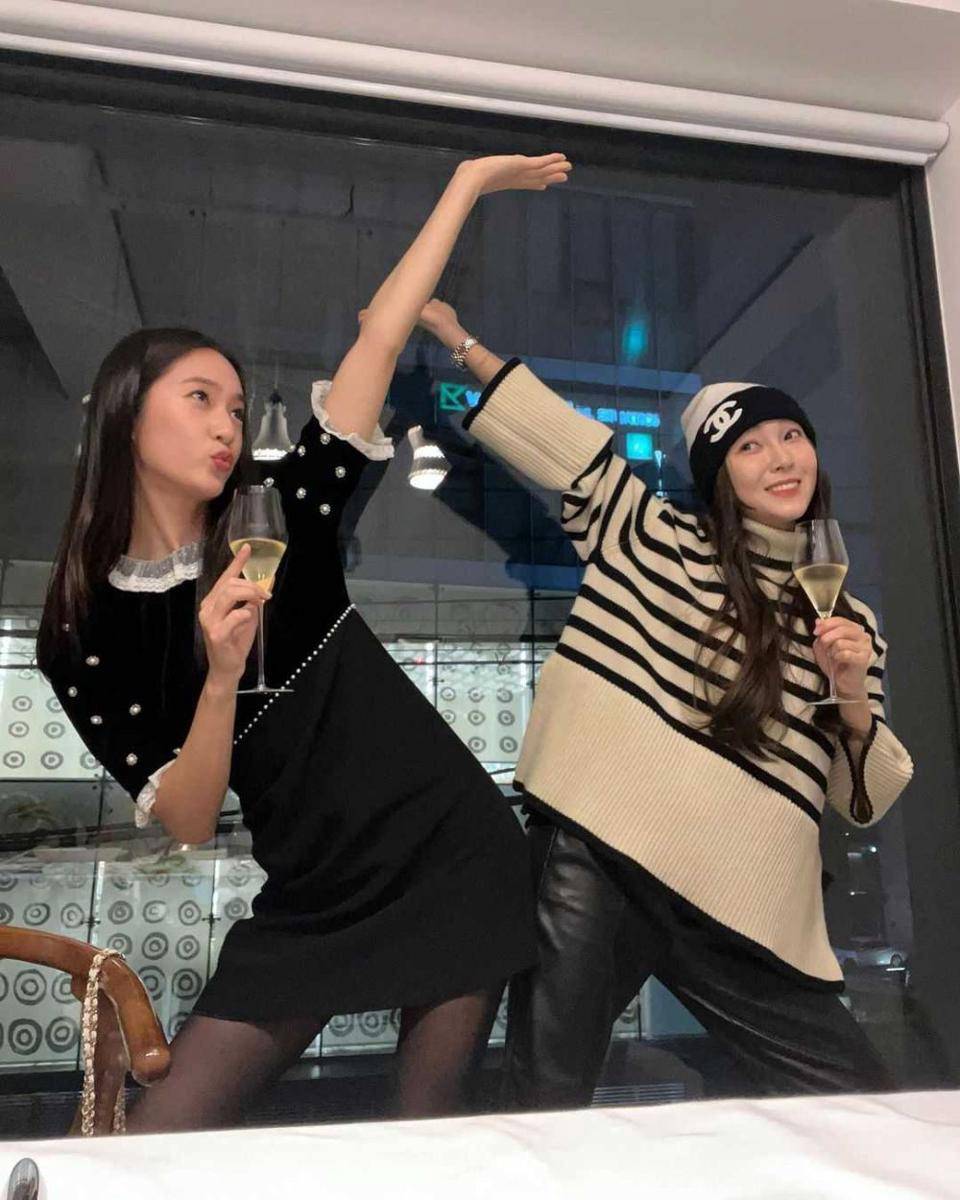 Jessica dan Krystal (instagram.com/jessica.syj)