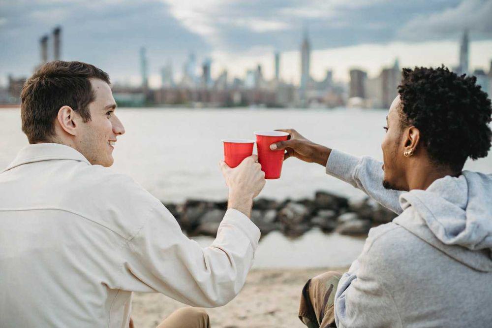 Bukan Cuma Bestie! 7 Jenis Teman yang Diam-Diam Berharga dalam Hidupmu