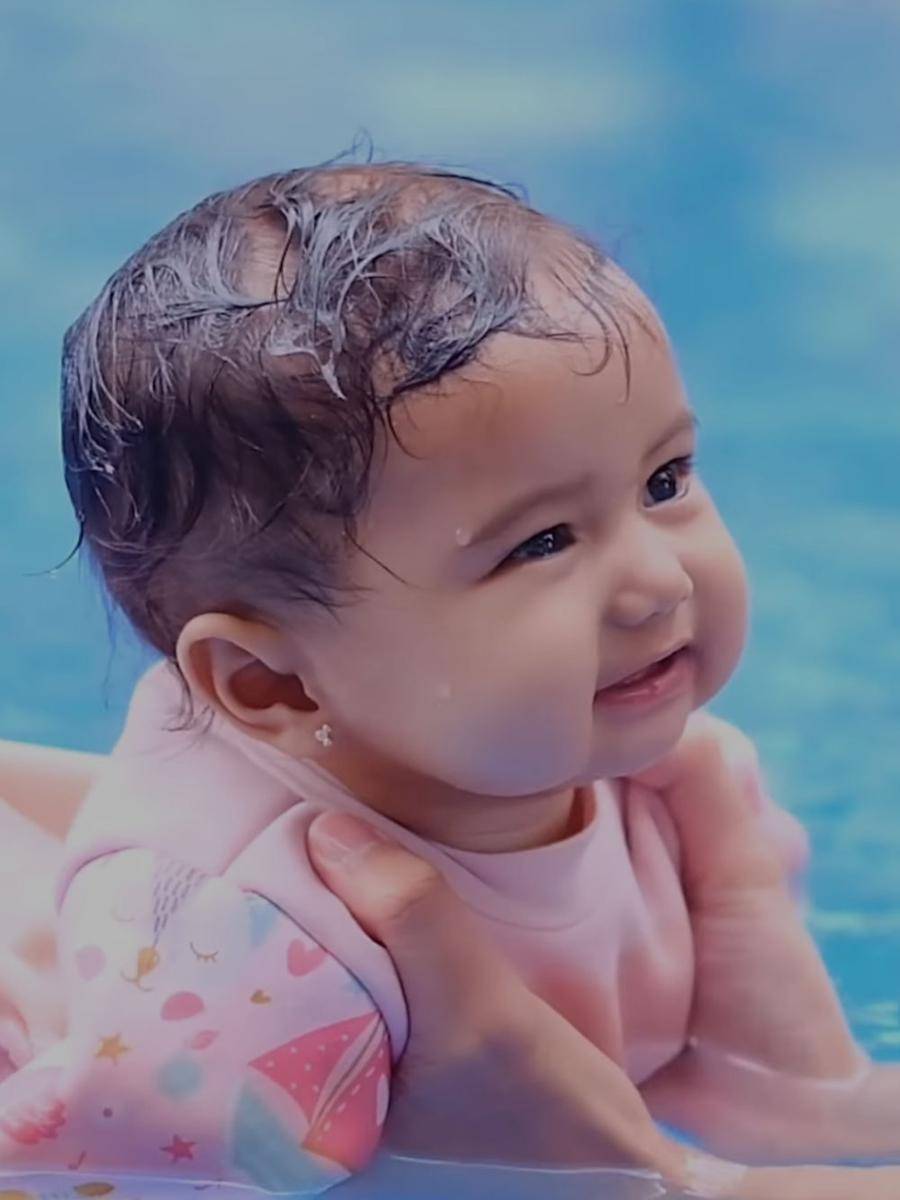 momen baby Nadlyne belajar menyelam (instagram.com/nandaarsynt)