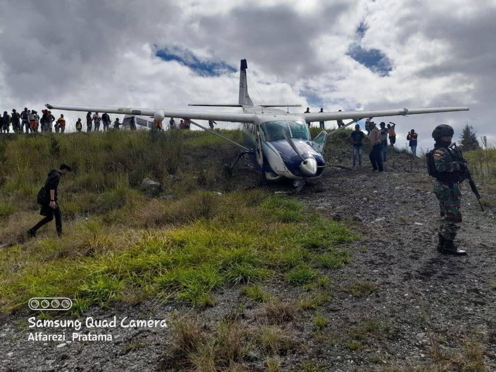 Kondisi pesawat tergelincir di bandara Aminggaru, Puncak, Papua, IDN Times/ Istimewa