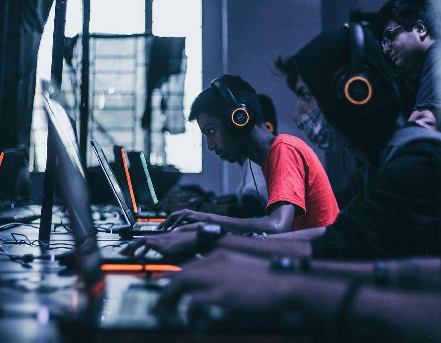 Ilustrasi sedang bermain game. (unsplash.com/Fredrick Tendong)