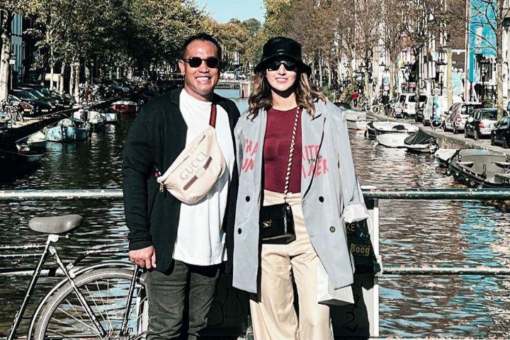 10 Potret Nia Ramadhani dan Suami di Amsterdam, Liburan Tanpa Anak!