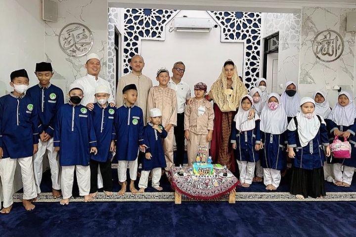 10 Momen Ultah ke-9 Maggaly Anak Marcella Zalianty, Bareng Anak Yatim