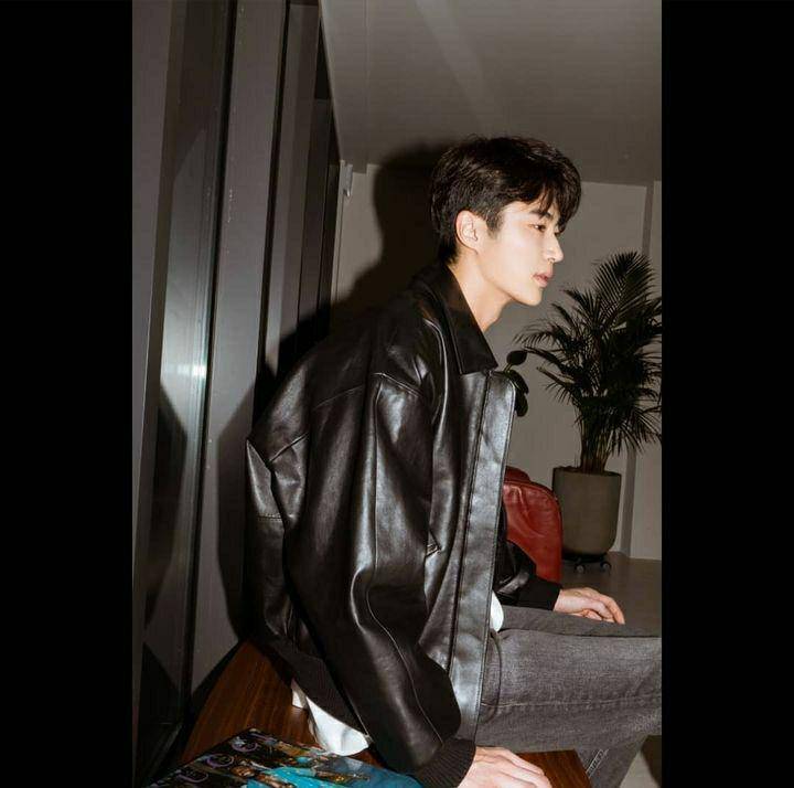 ootd Byeon Woo Seok (instagram.com/varoent_official)