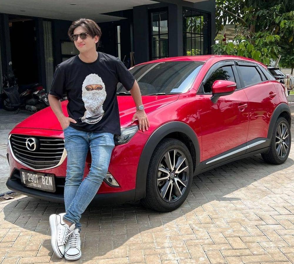 Harris Vriza (instagram.com/harrisvriza)