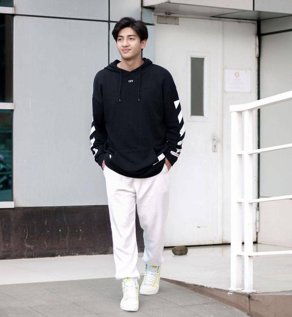 Harris Vriza (instagram.com/harrisvriza)