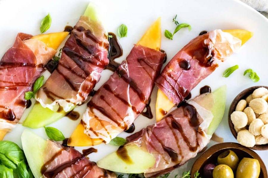 Ilustrasi melon and prosciutto (jessicagavin.com)