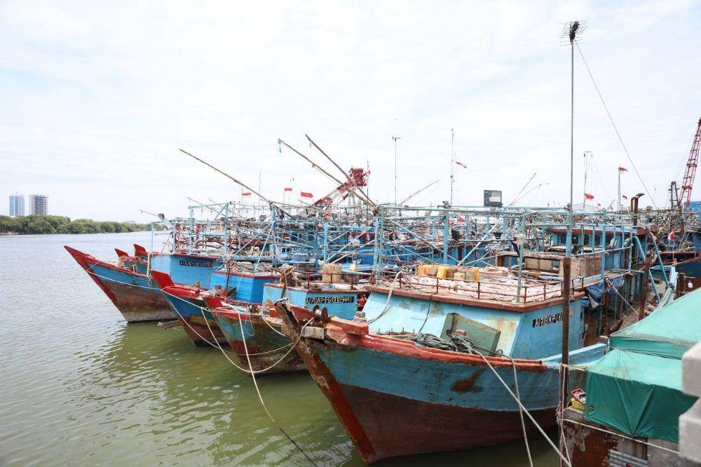 Kapal bersandar di dermaga Pluit. (Dok. Humas Pemkot Jakarta Utara)
