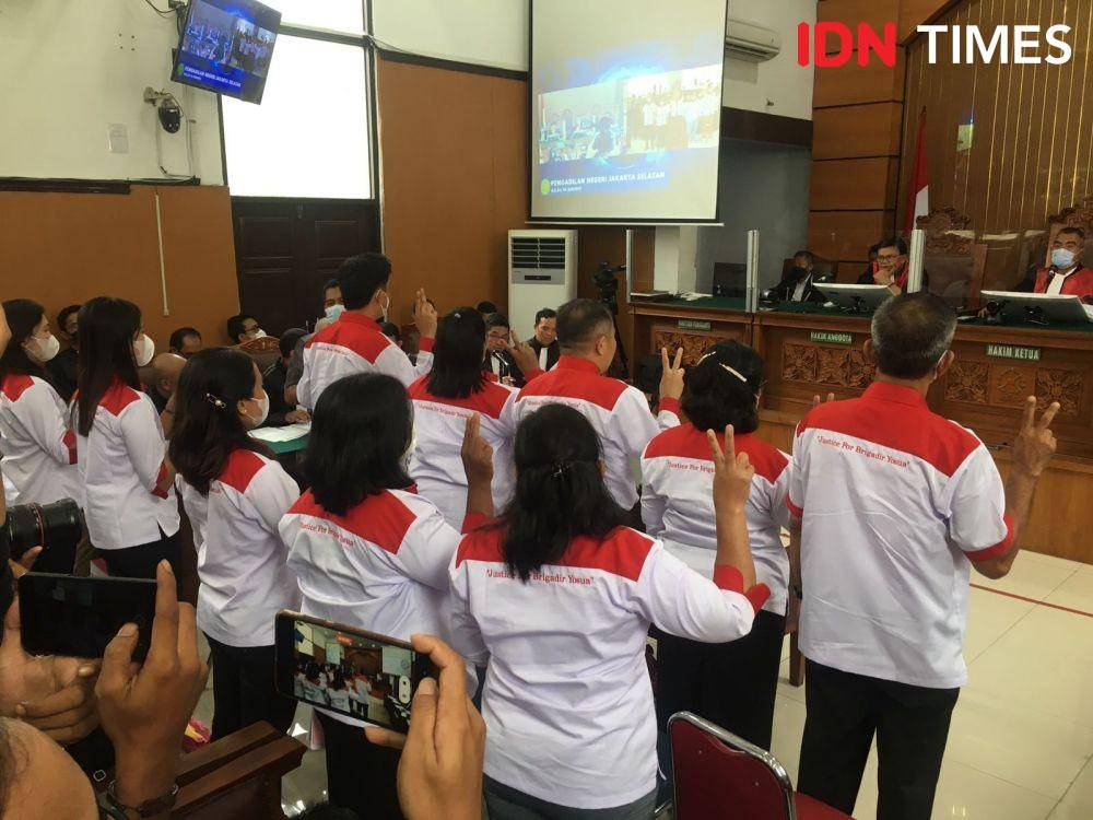 Pengambilan sumpah dari 12 Saksi Kasus Pembunuhan Brigadir J pada Selasa (25/10/2022) di PN Jaksel. (IDN Times/Irfan Fathurohman)