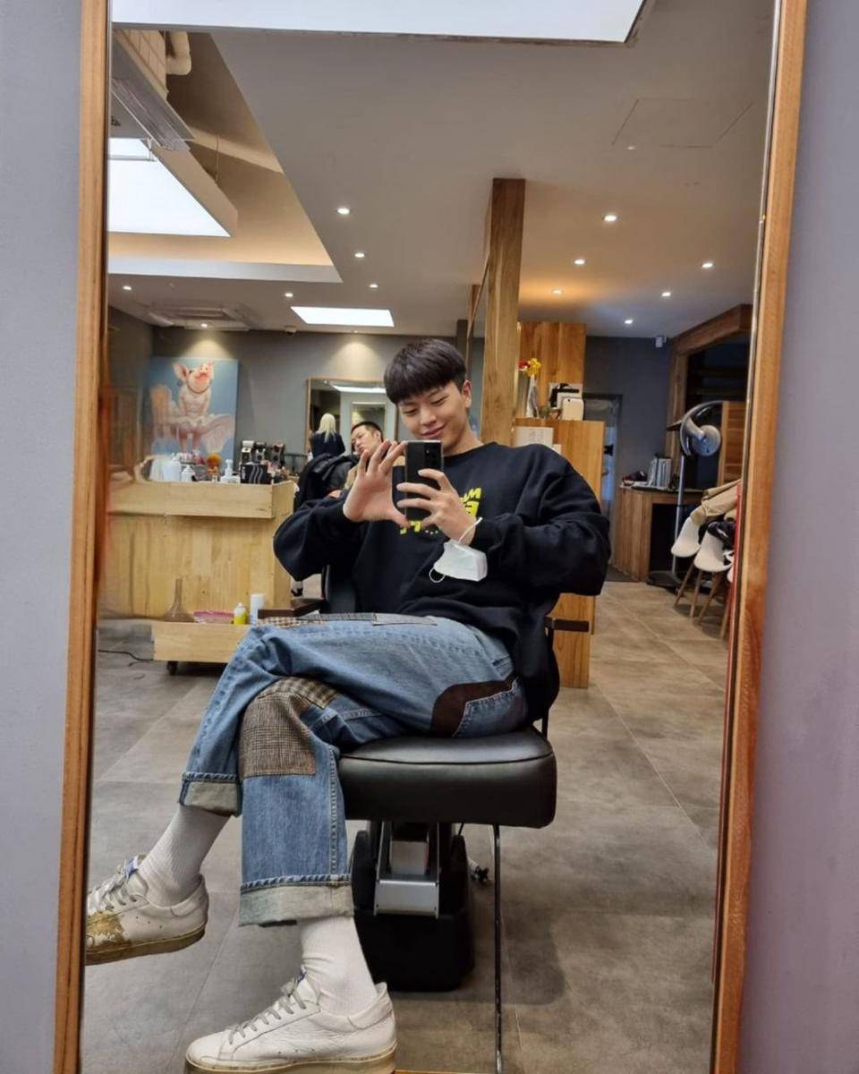 ide outfit Sungjae BTOB (instagram.com/yook_can_do_it)