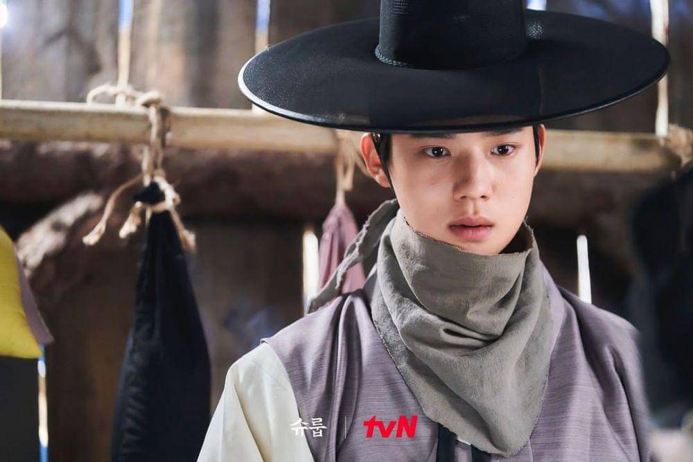 Moon Sang Min pemeran Pangeran Agung Seongnam di drakor Under The Queen's Umbrella (instagram.com/tvn_drama)