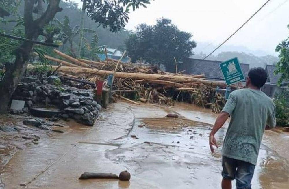 Tanah Longsor di Malang (instagram.com/malangchannel)