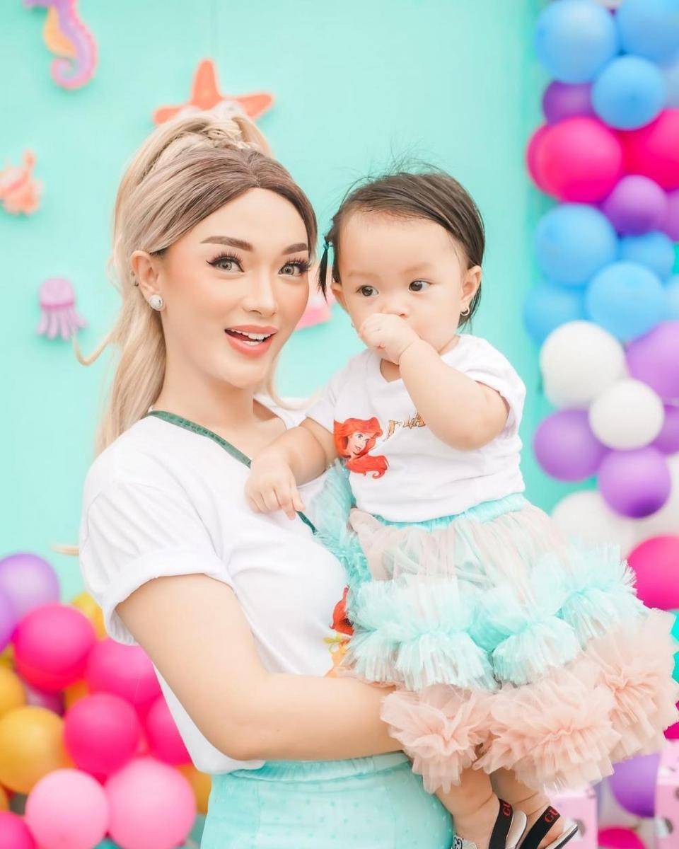 Zaskia Gotix (Instagram.com/zaskia_gotix/)
