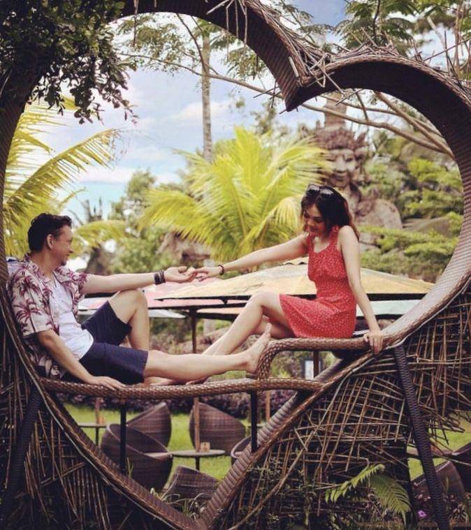 Rina nose bali (instagram.com/rinanose16)