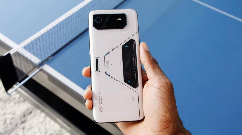 potret Asus ROG Phone 6 Pro (androidinfotech.com)