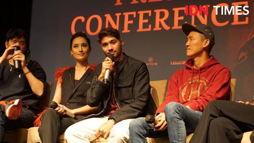 potret Refal Hady di konferensi pers film Perempuan Bergaun Merah pada Rabu (26/10/2022) (Dok. IDN Times/Elizabeth Chiquita)